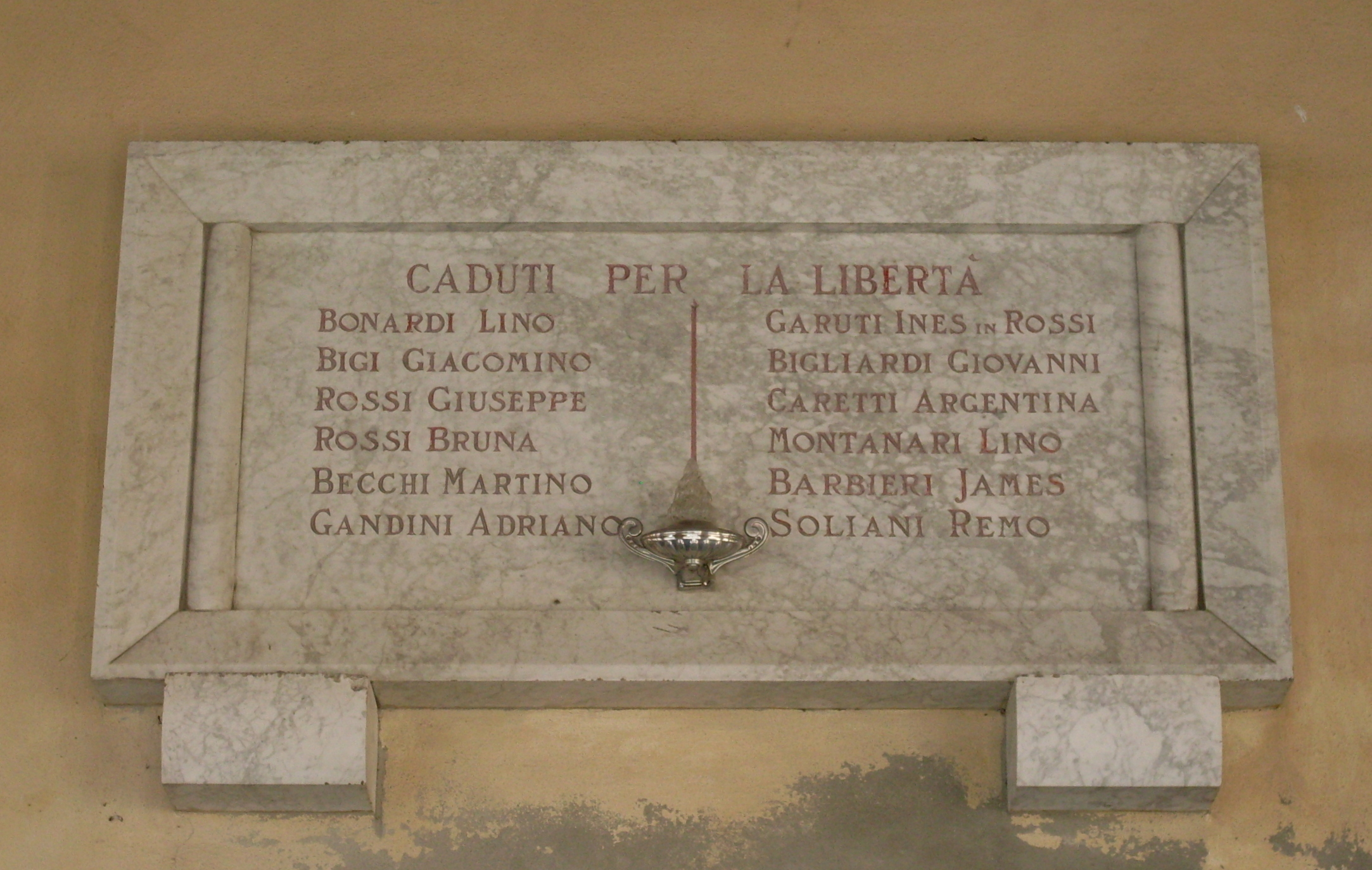  Immagine LAPIDE GUALTIERI