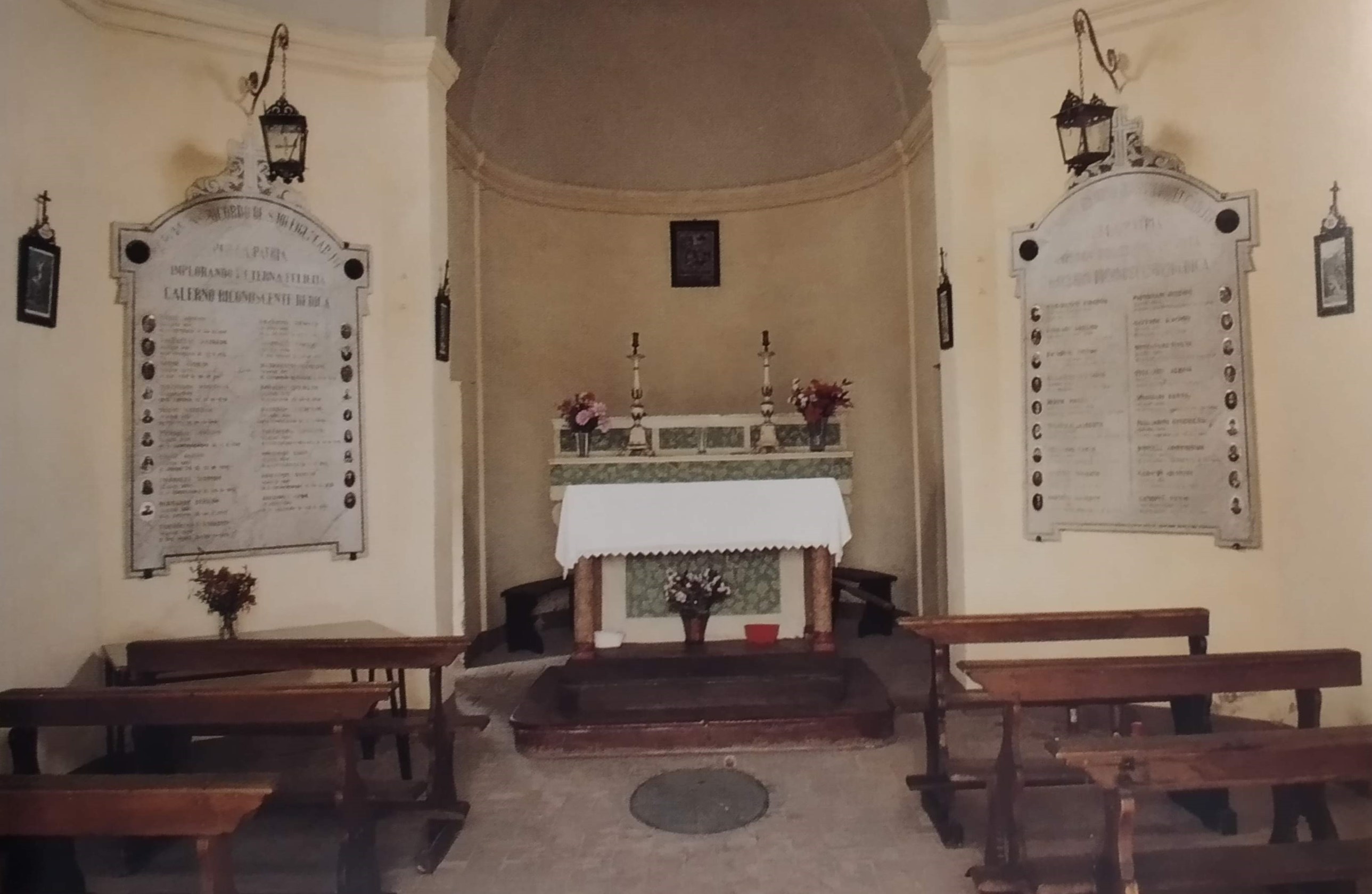  Immagine LA CAPPELLA DEL CIMITERO DI CALERNO